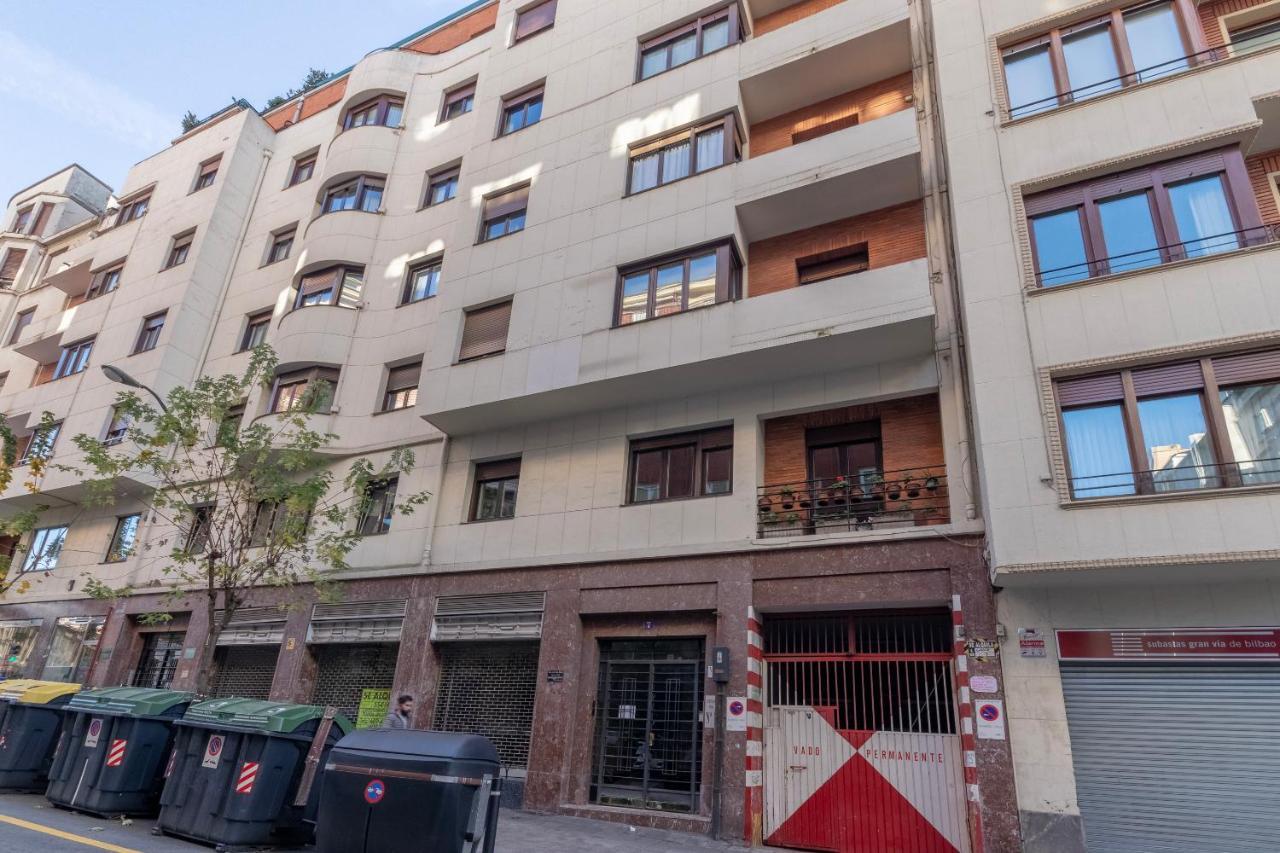 Akomodat En Apartamento En El Centro De Bilbao Con Parking Екстер'єр фото